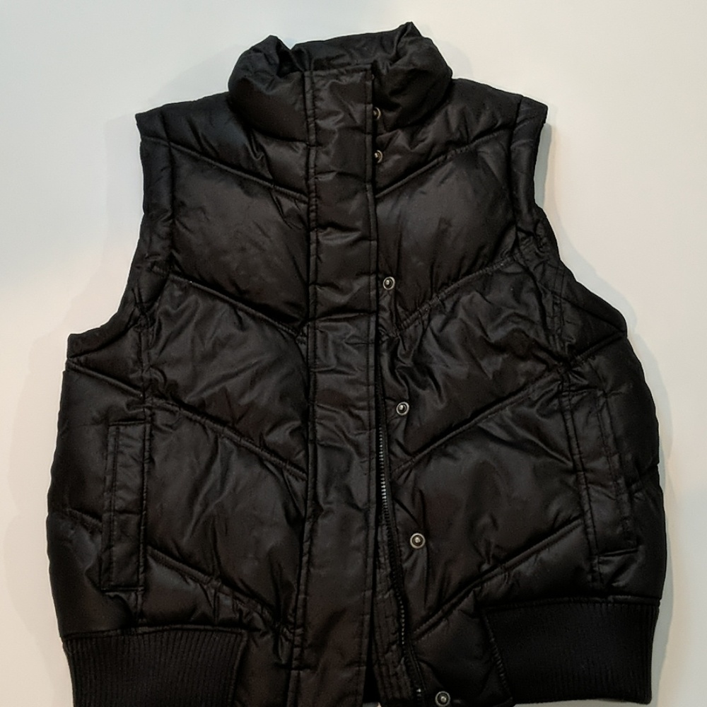 Gap Medium black puffy vest